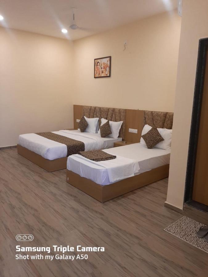 Hotel Fun Park Sanand Exterior photo