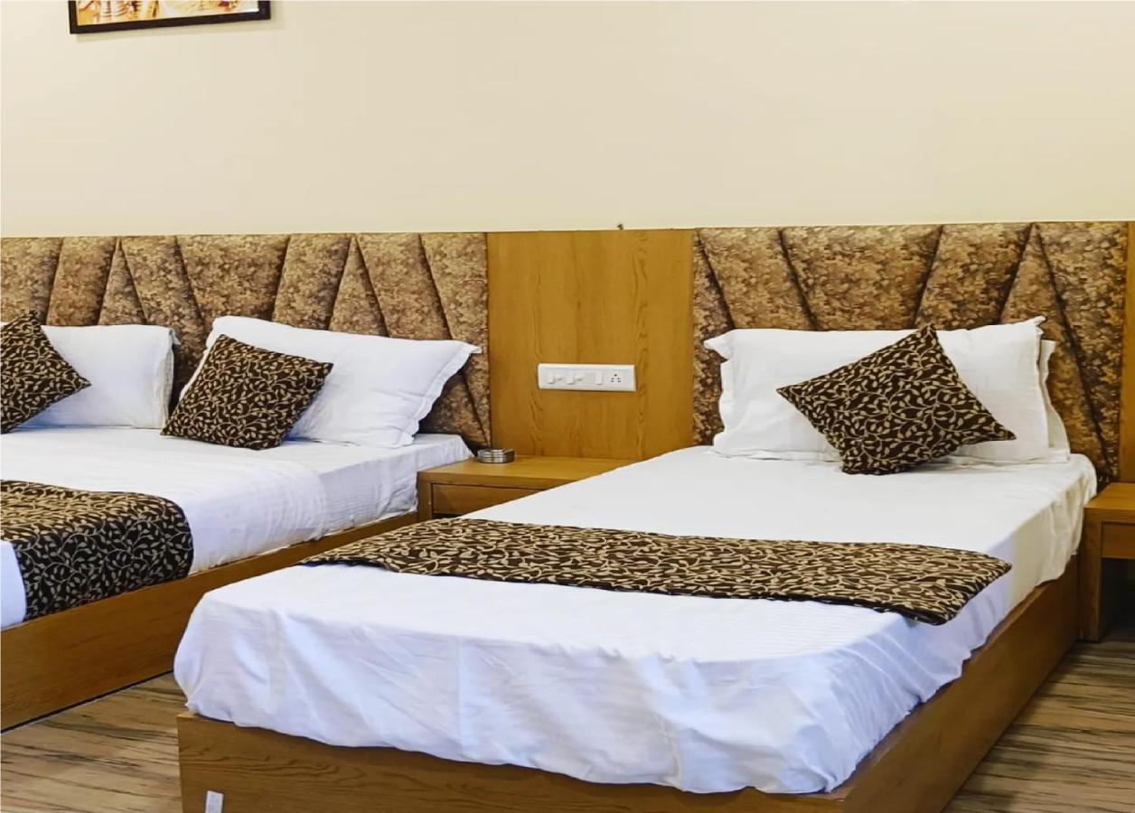 Hotel Fun Park Sanand Exterior photo