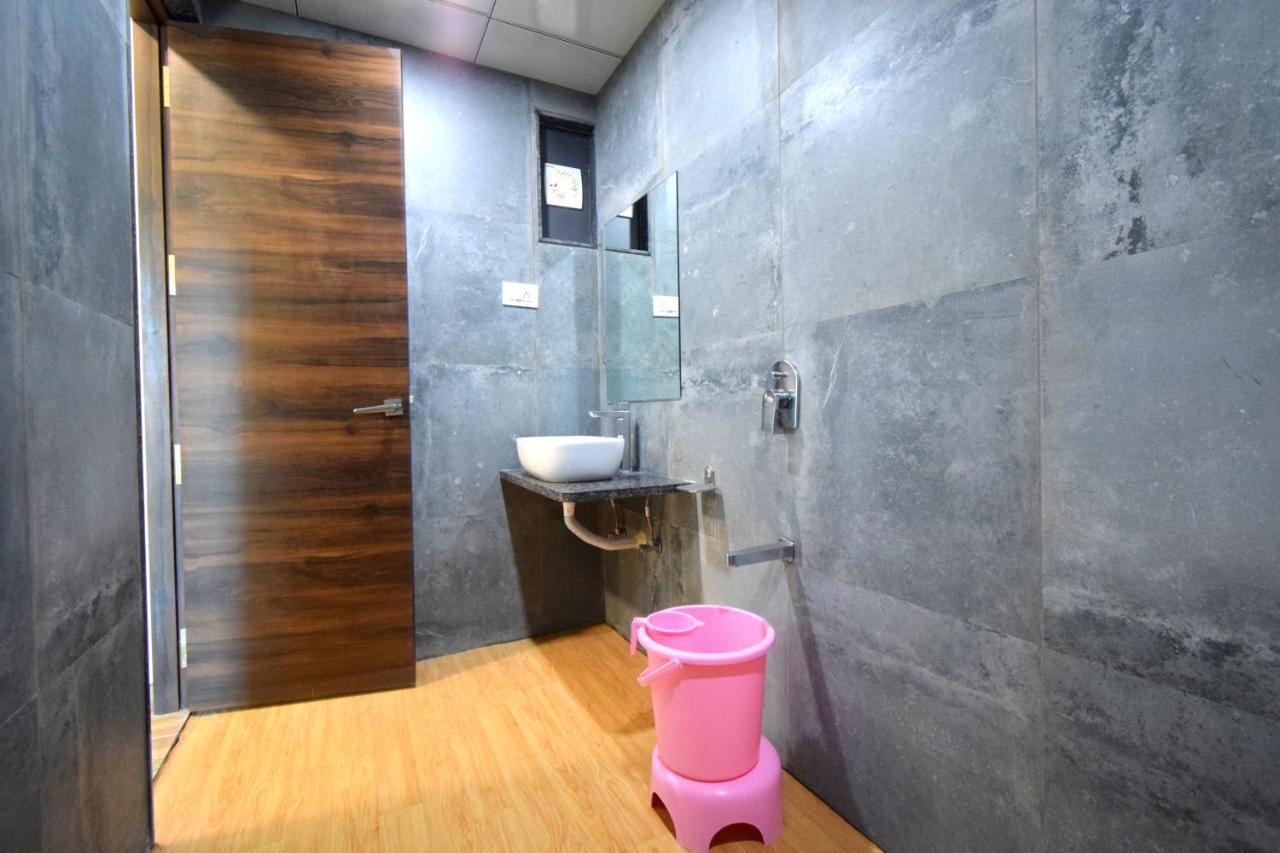 Hotel Fun Park Sanand Exterior photo